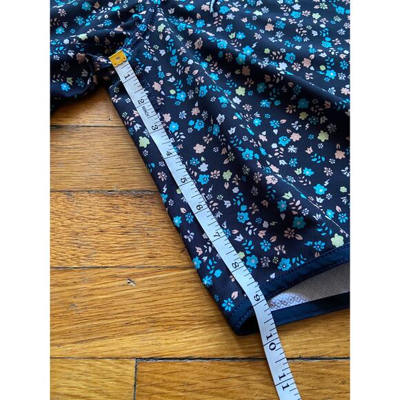 QUIKSILVER Black w/Multicolor Floral Boardshorts sz 32 - Picture 10 of 12